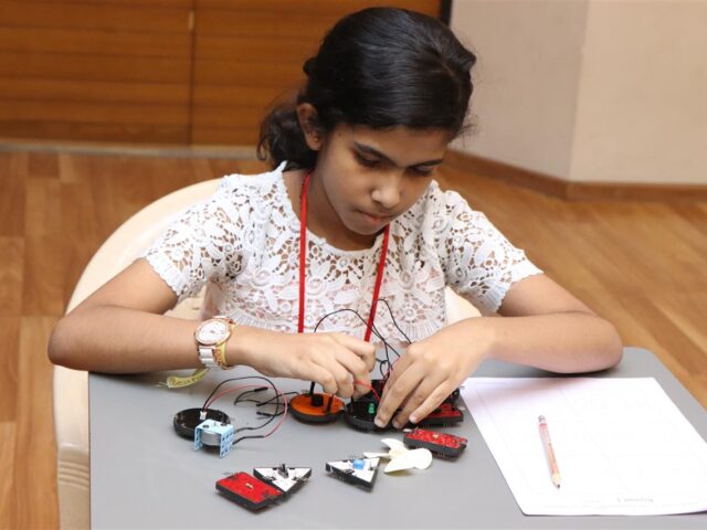 robotics-competition-eduprime-girl-stem-kids-g5