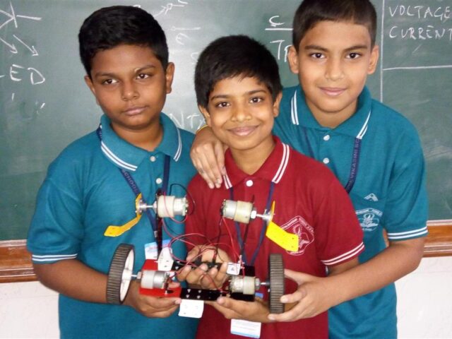 school-students-eduprime-robotics-level2-kids-p2